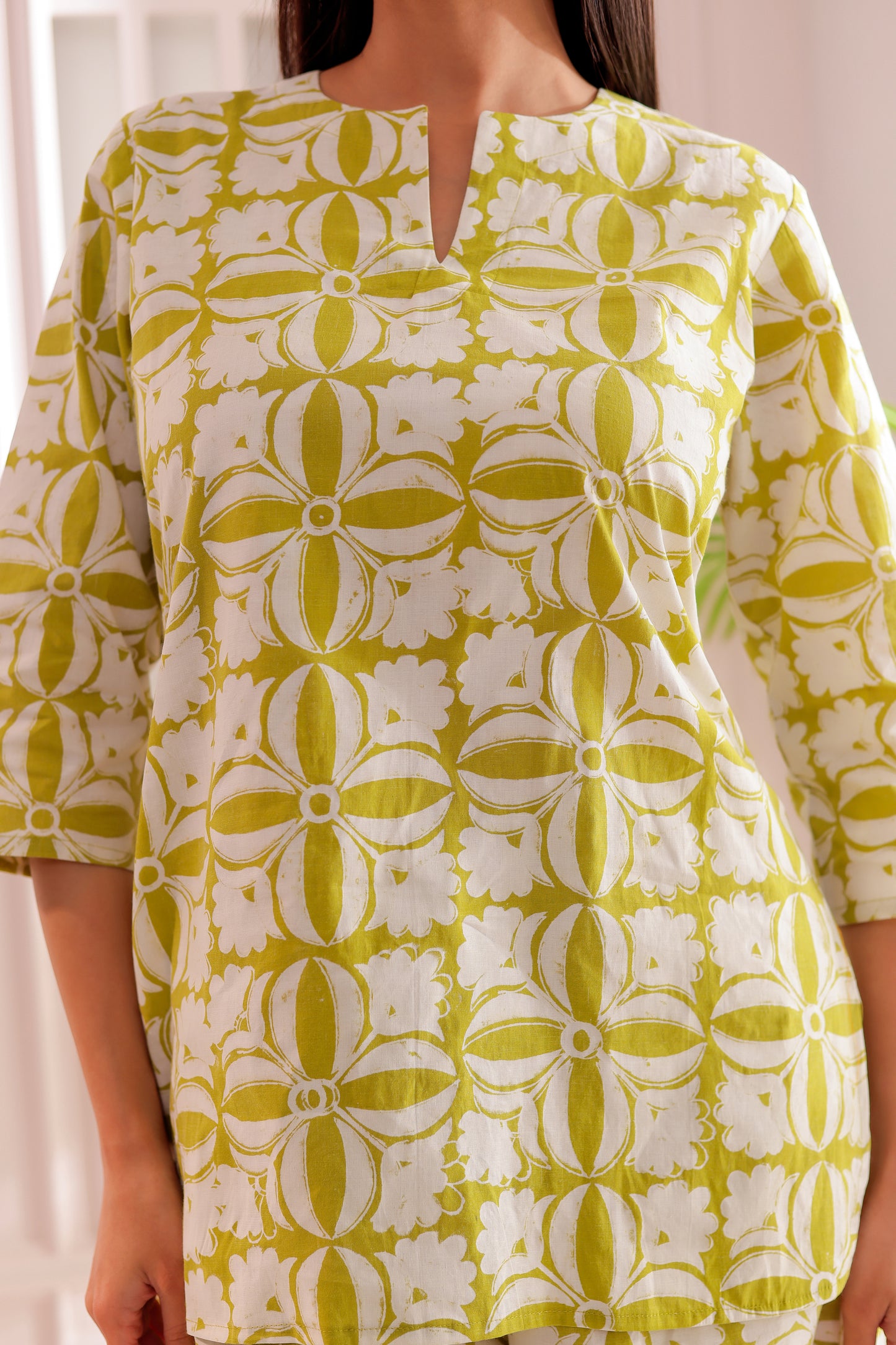 Saadgi White & Green Printed Co-ord Set