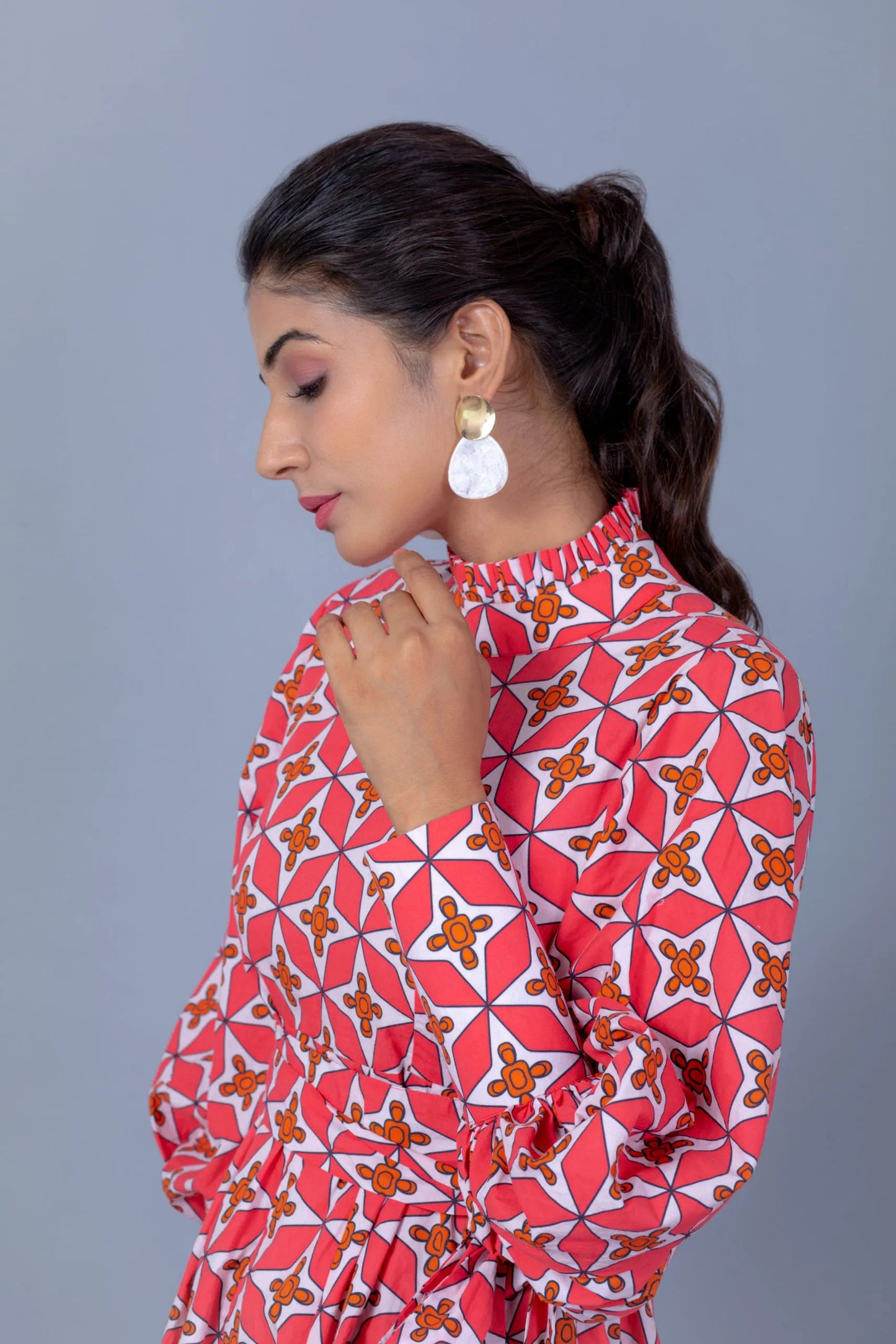 Retro Print Mini Dress with Belt and Voluminous Sleeves